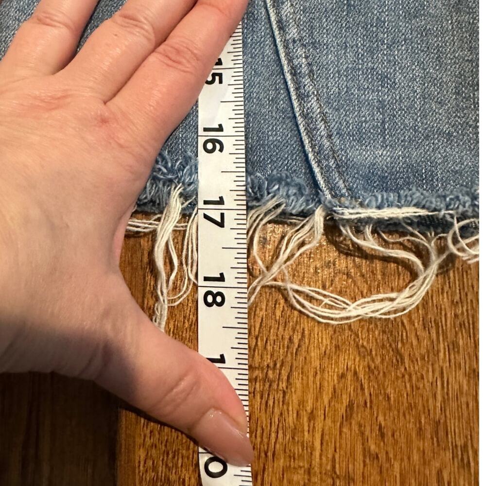 Old Navy Women's Distressed Denim Mini Skirt Medium Wash Size 14 Y2K Vibes - Picture 7 of 8